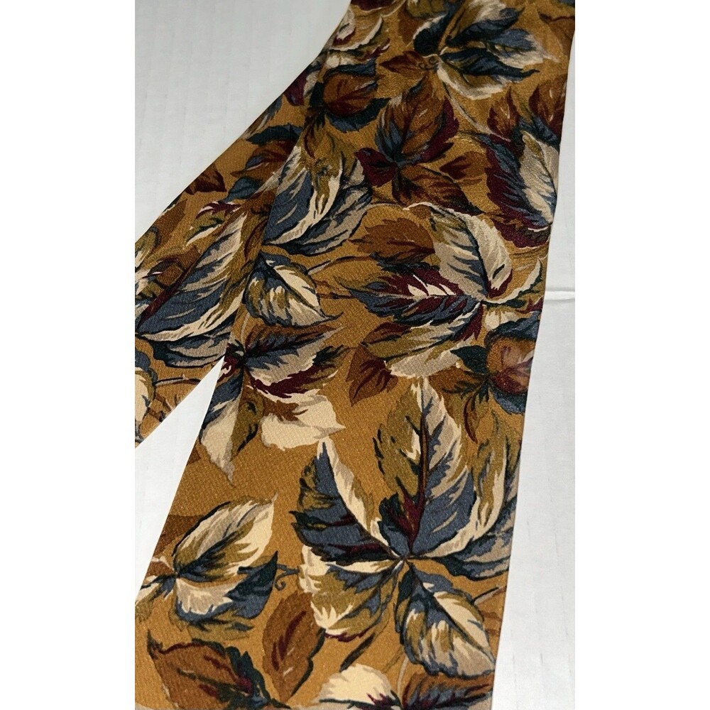 Ungaro Paris Tie Men's Floral Multicolor 100% Silk Necktie Handmade In Italy - Picture 4 of 6